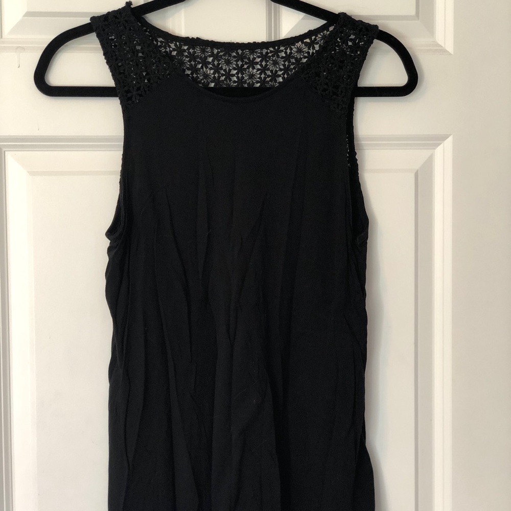 Old Navy black tank top with flower detailing